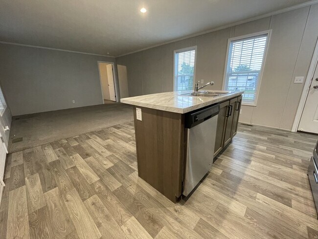 Foto del edificio - 38053 Orleans St