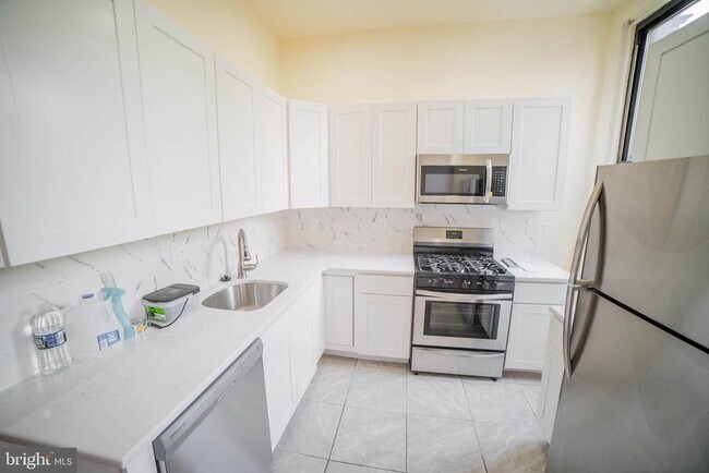 Foto del edificio - 269 S 17th St