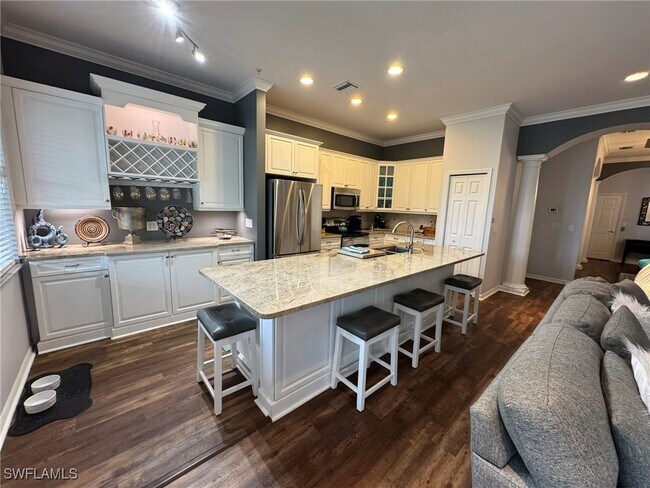 Foto del edificio - 21524 Taft Ct