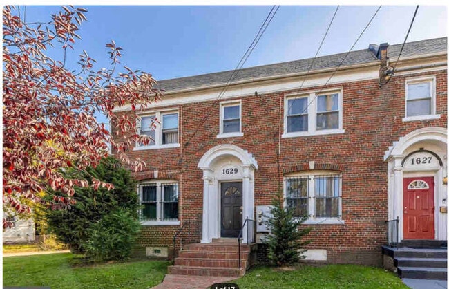 Building Photo - 1501 17th St SE