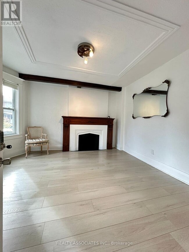 Building Photo - 46 Bartonville Ave W