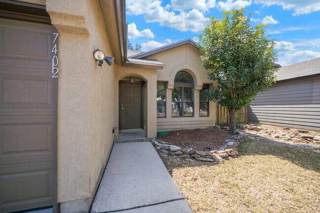 Foto del edificio - 7402 Corian Park Dr