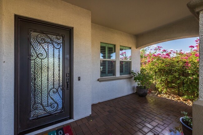 Building Photo - LUXURIOUS HOME IN SAN TAN VALLEY!