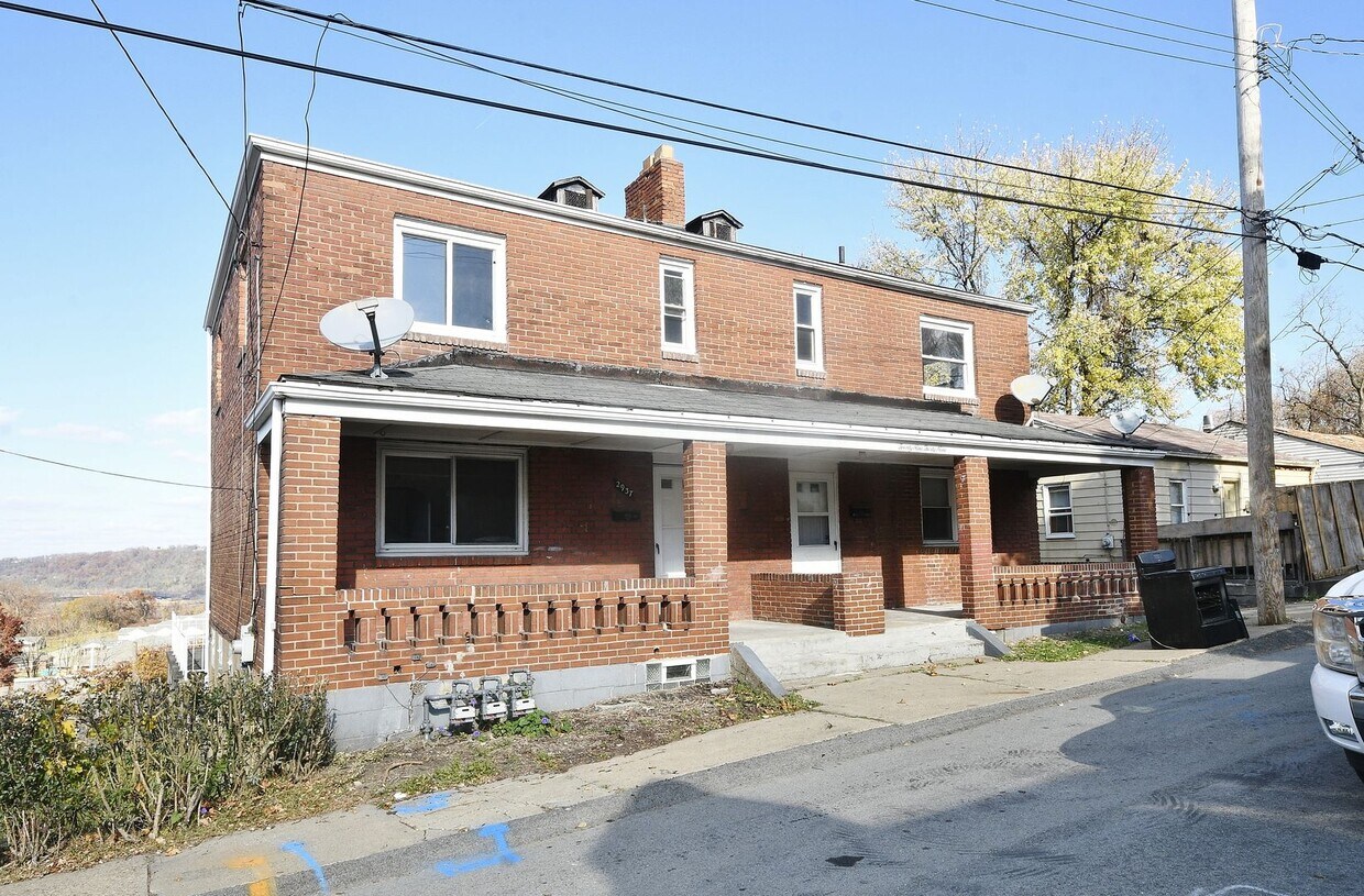 2937-2939 Freeland St - 2937-239 Freeland St
