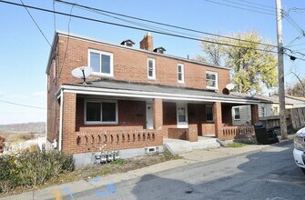 Building Photo - 2937-2939-2939 Freeland St
