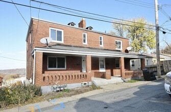 Building Photo - 2937-2939-2939 Freeland St