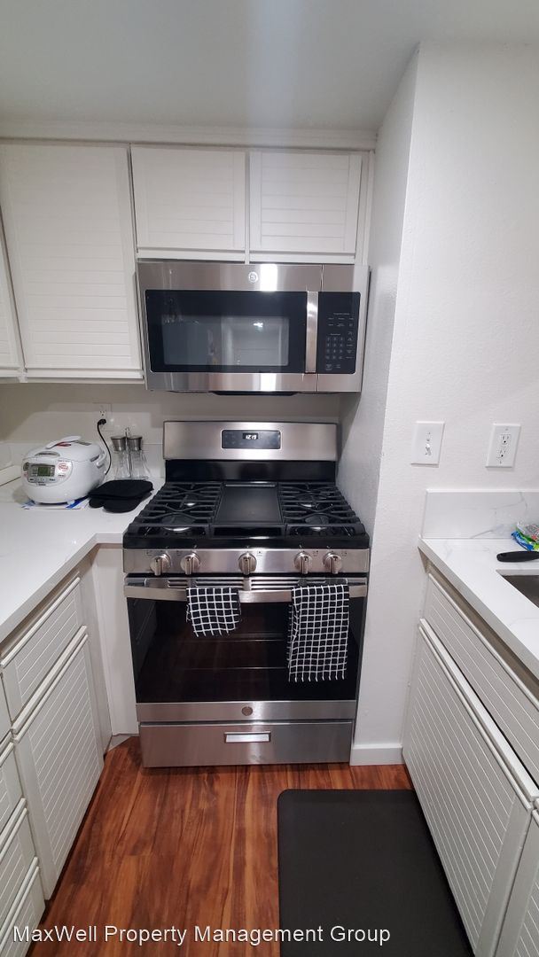 Building Photo - 1 br, 1 bath House - 12601 Van Nuys Blvd.
