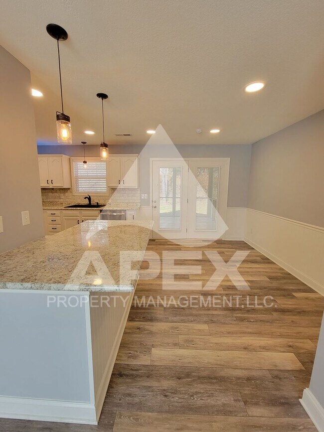 Building Photo - West Knoxville – Beautifully upgraded - 3 Bd/2.5 Single Family Home in Hampton Court Subdivision!!