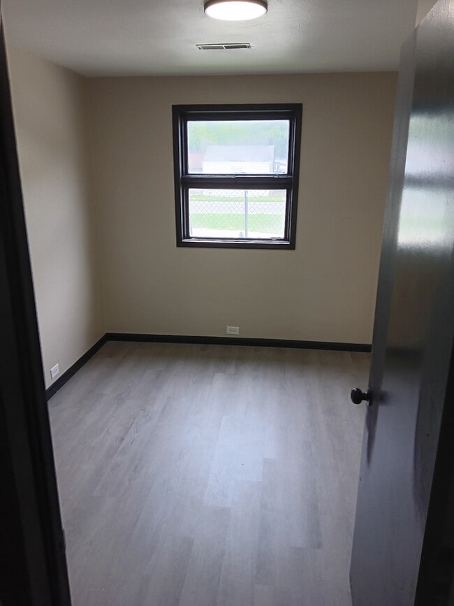 Building Photo - 3008 S Meridian St