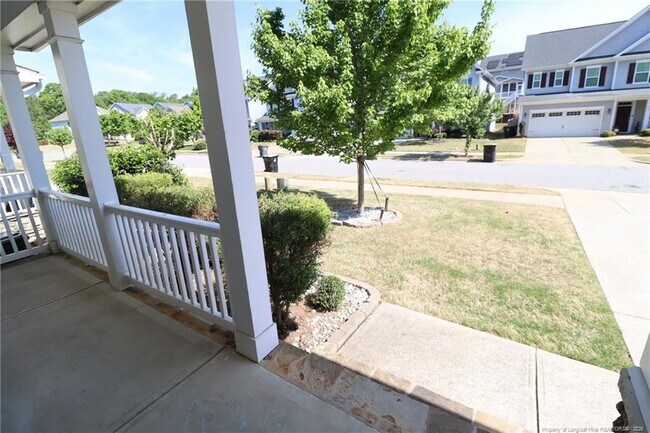 Foto del edificio - 240 Mystwood Hollow Cir