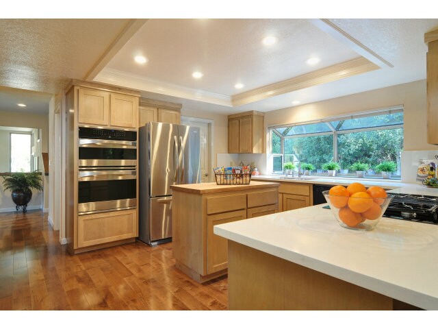 Building Photo - 22654 Oakcrest Ct
