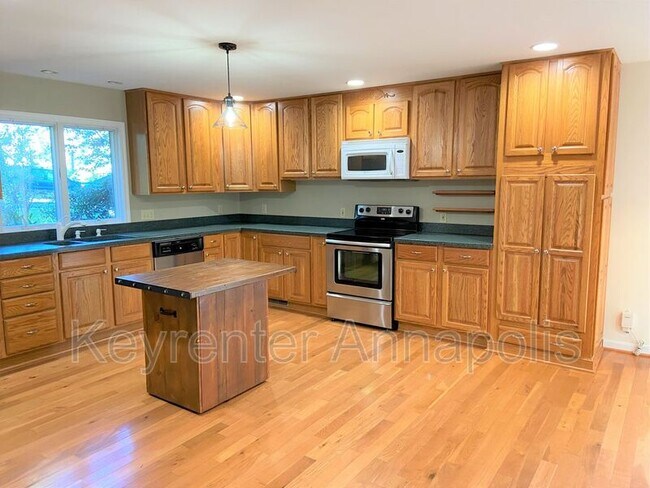 Foto del edificio - 1161 Green Holly Dr