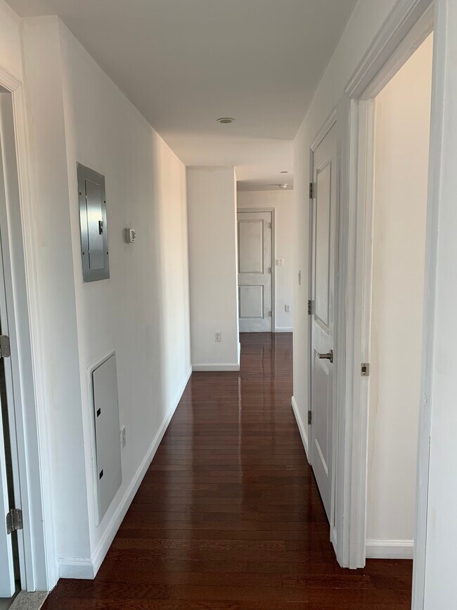 Foto del edificio - 6486 Wetherole St