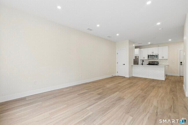Foto del edificio - 220 E Rd