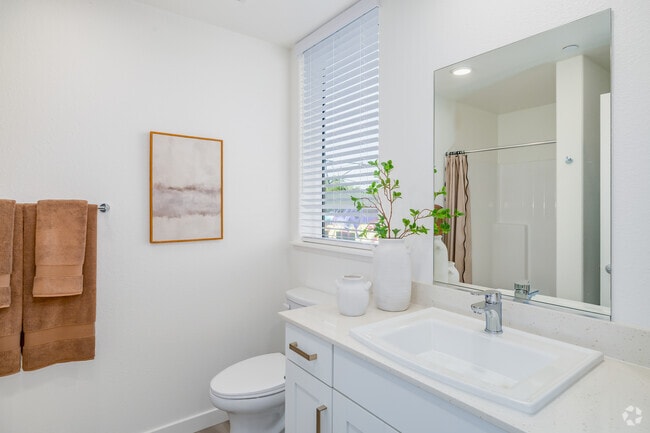 Studio - 461SF - Bathroom - T20 Lofts - With Private Garages