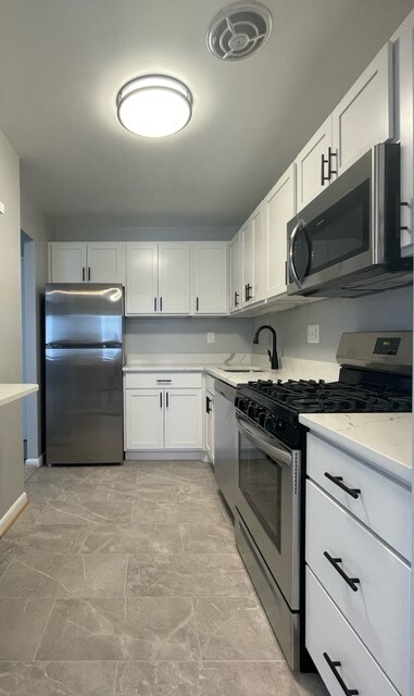 Primary Photo - 4020 Washington Blvd
