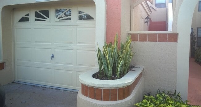 Foto del edificio - Sanctuary at Bay Hill 2 bedroom 2 bath Condo with 1 car garage