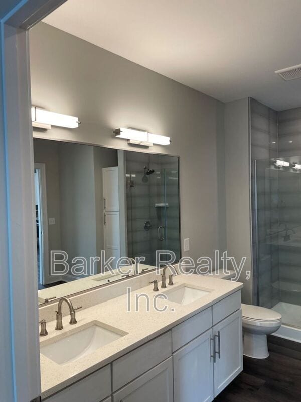 Building Photo - 414 S White St