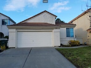 Building Photo - 920 McCoy Creek Cir