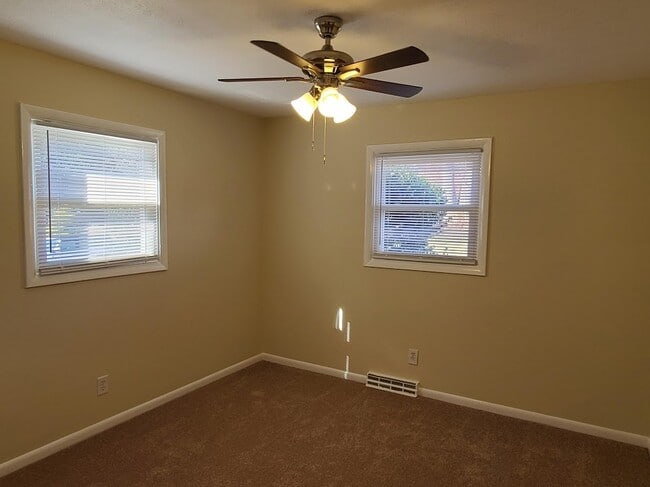 Building Photo - Hartland