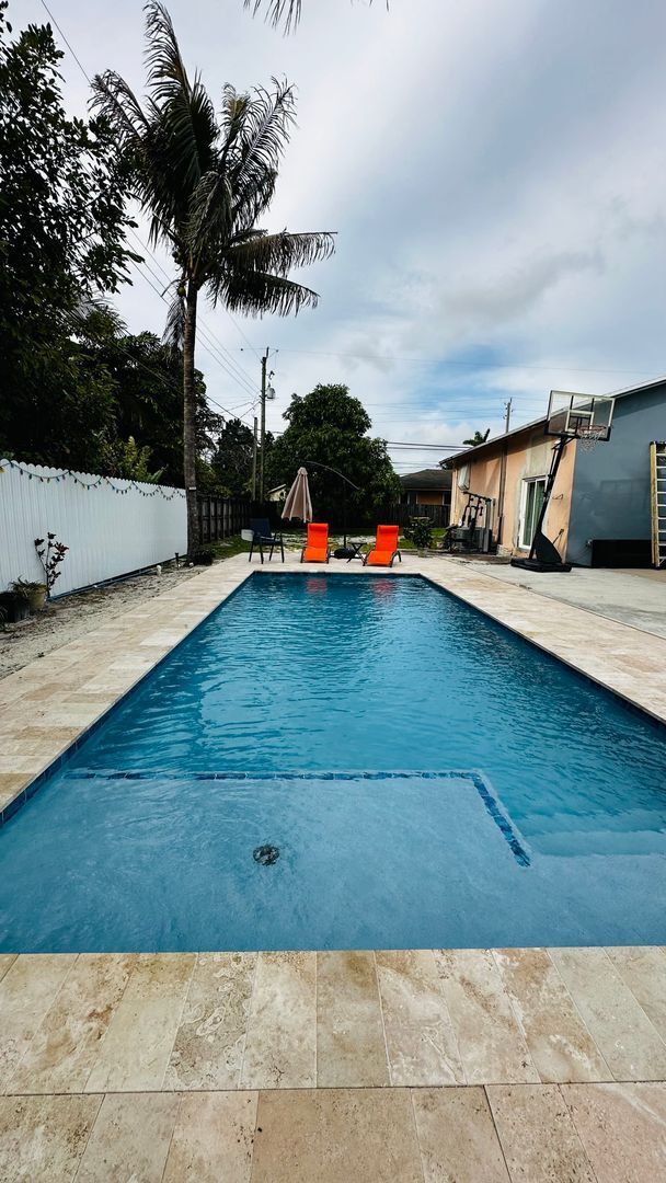 Foto del edificio - Pool House and an Apartment for the price ...
