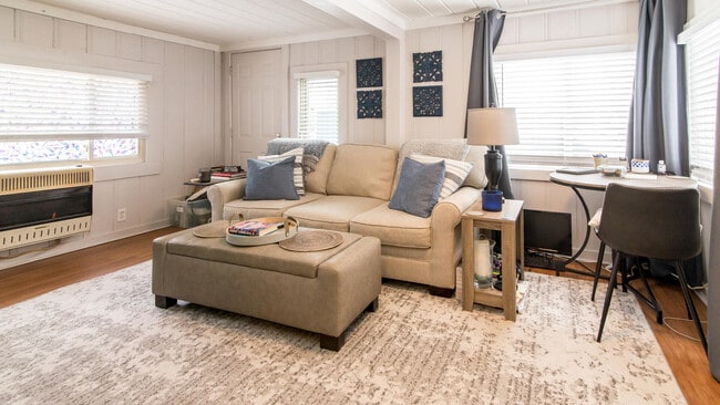 Building Photo - 11291 E Shore Dr