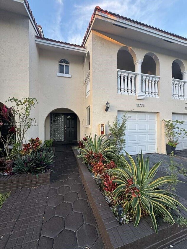 Foto principal - 13775 SW 160th St