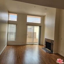 Building Photo - 4830 Elmwood Ave