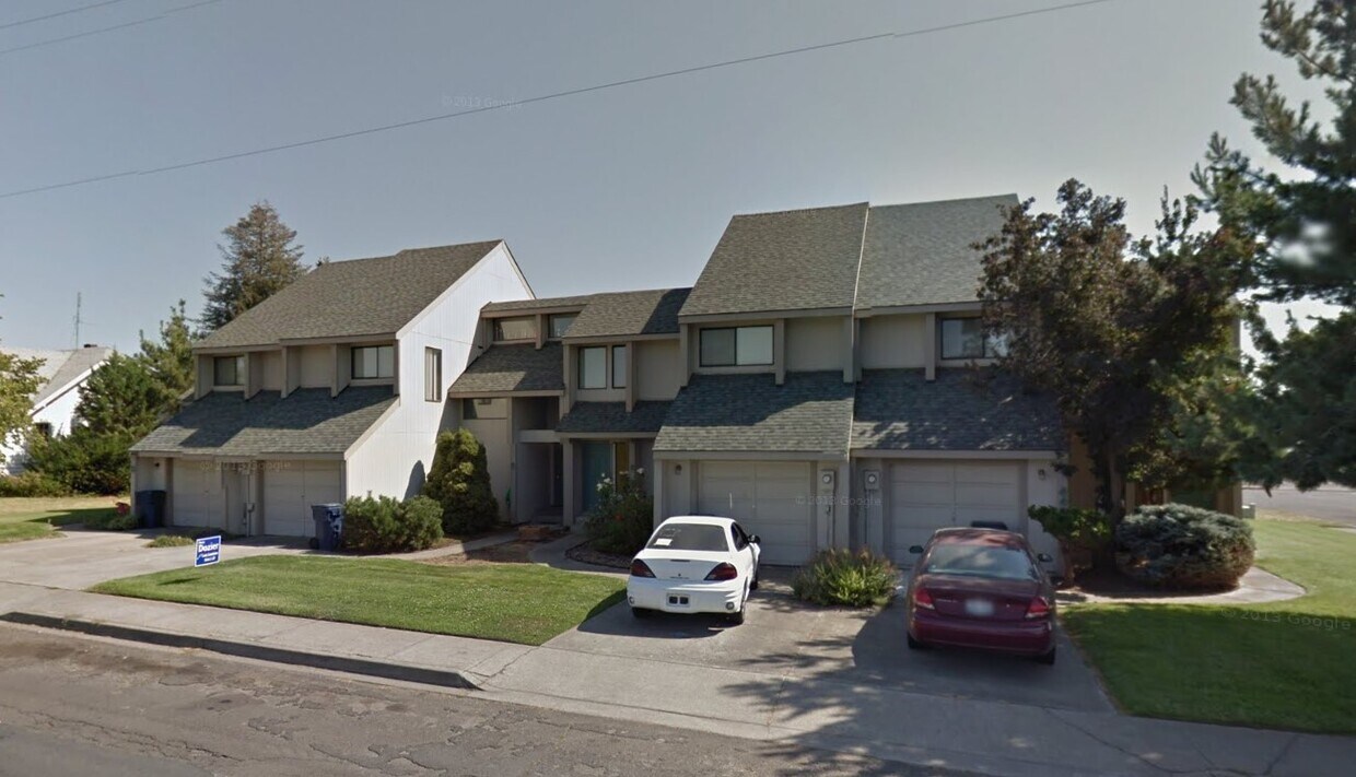 Street View - 440 NE C St