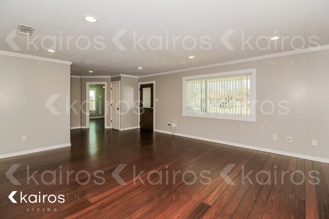 Foto del edificio - 401 S Meredith Ave.