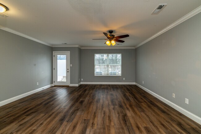 Foto del edificio - 924 Warrior Hill Dr