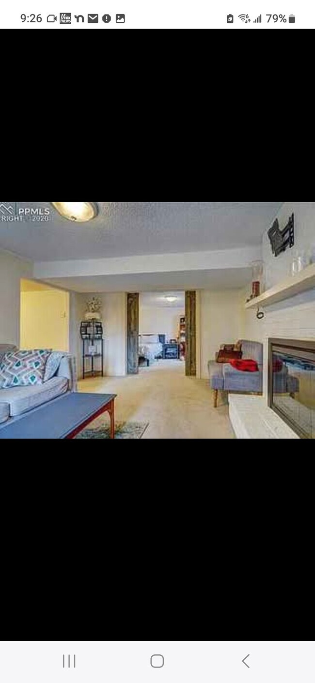 Foto del edificio - 805 Paradise Ln