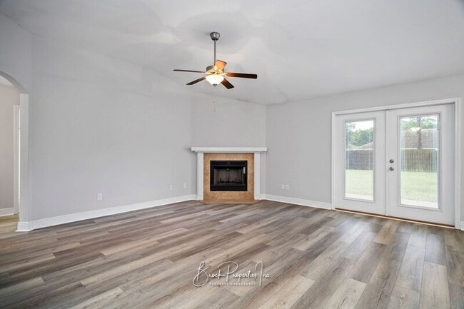 Building Photo - 6130 Autumn Pines Cir
