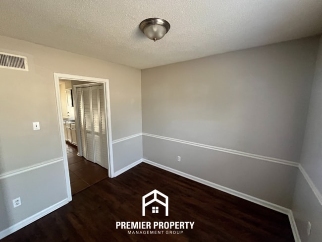 Foto del edificio - 3199 Morningview Dr