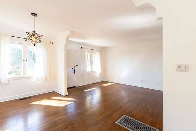 Foto del edificio - 1656 N Dillon St