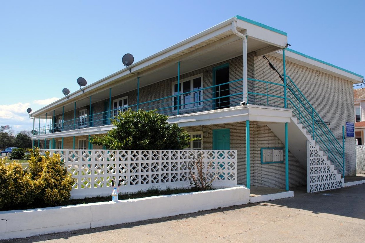 Primary Photo - Harbormar Apartments