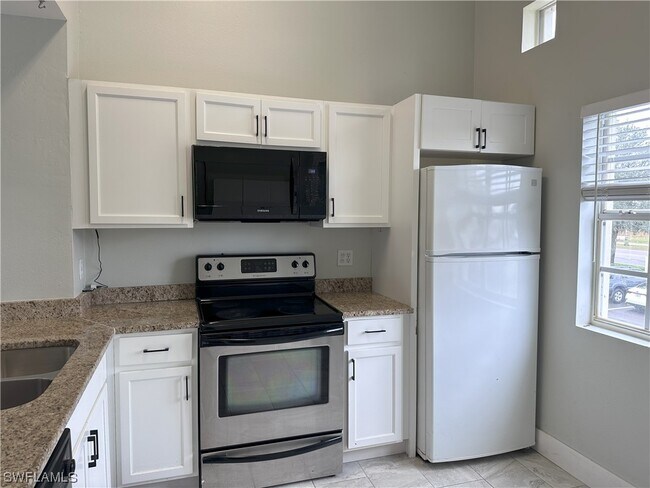 Foto del edificio - 3401 Winkler Ave