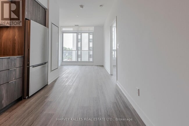 Photo du bâtiment - 100 Eastdale Ave
