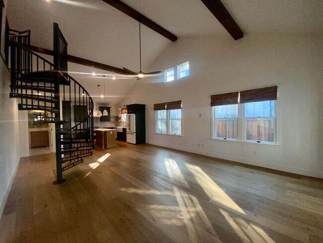 Building Photo - 2 br, 1 bath House - 301 Coloma Street