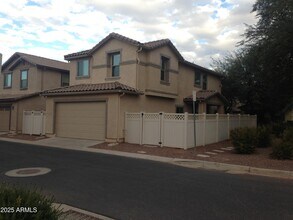 Building Photo - 1007 S Cheshire Ln