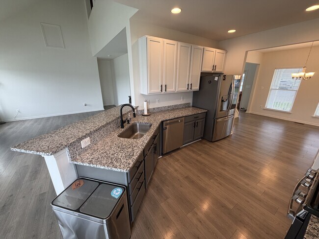 Building Photo - 287 Paradise View Dr