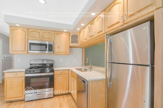 Foto del edificio - 7413 Laketree Dr