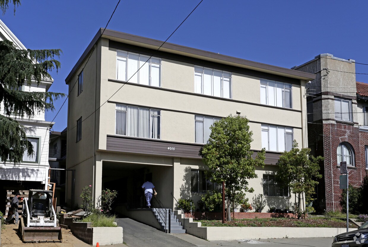 Primary Photo - 4015 Howe St