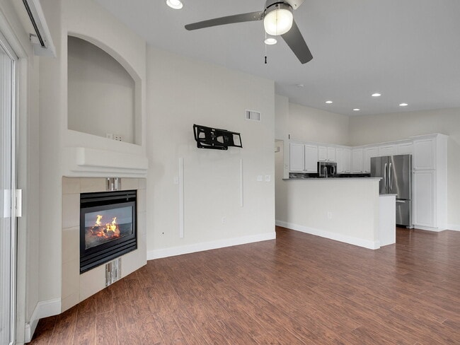 Building Photo - $2,395.00 - 3 Bedrooms, 2Bathrooms, Condo ...