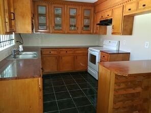 Building Photo - 2410 Morewood Dr