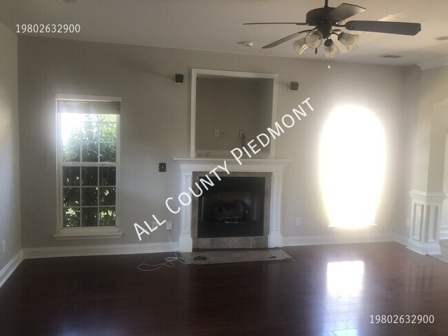 Foto del edificio - 13214 Meadowmere Rd
