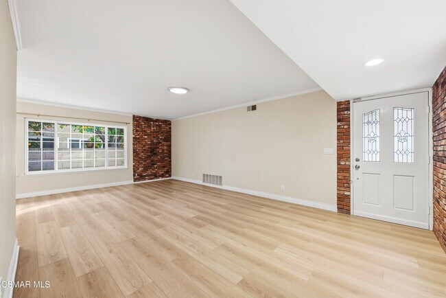 Foto del edificio - 1724 Eagle Peak Ave