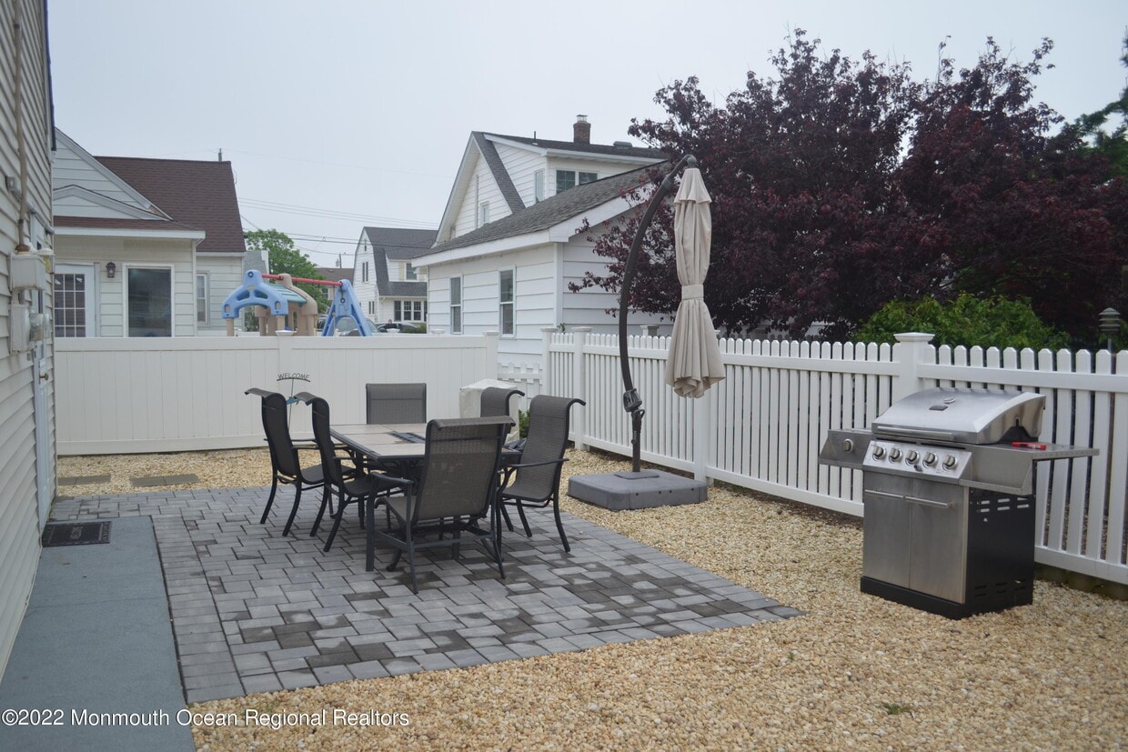 56 Brighton Ave, Seaside Park, NJ 08752 Townhome Rentals in Seaside
