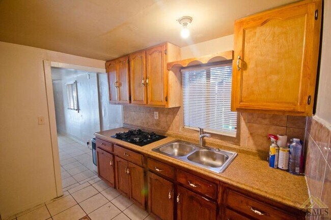 Building Photo - 415 Arvin St