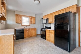 Building Photo - 4427 Howley St